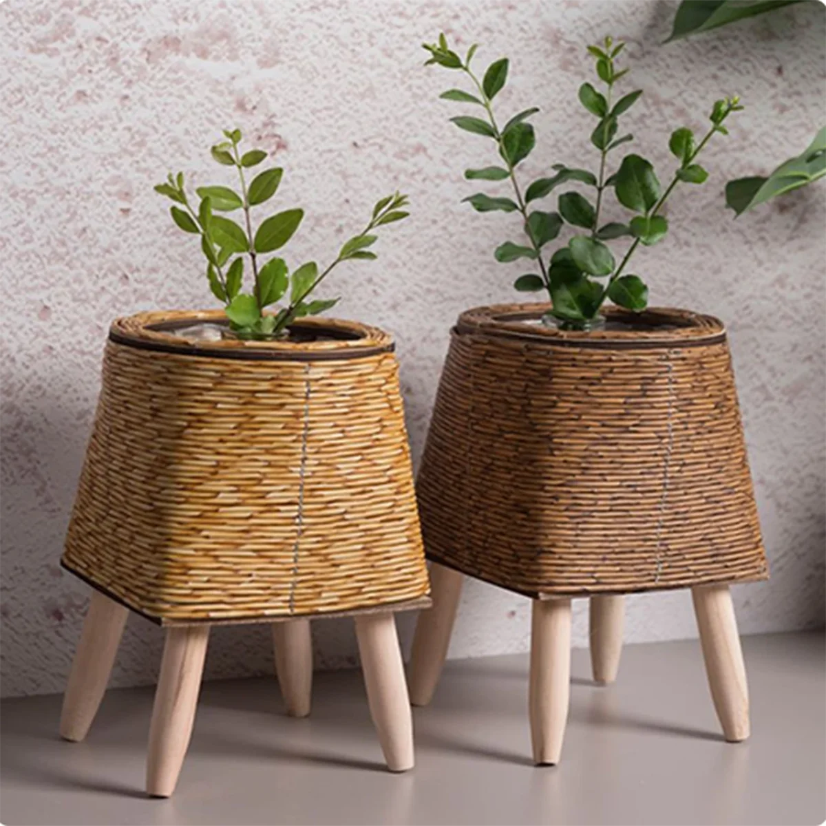 VineFrame – Triangle Bracket Woven Flowerpot, Creative Desktop Plant Holder, Grass Weave Plant Storage Container
